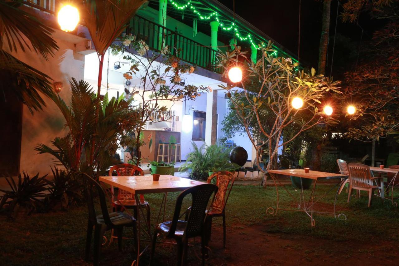 Pearl Villa Rooms And Hostel Unawatuna Extérieur photo